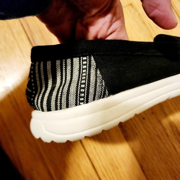 Minnetonka Black White Discover Woven Slipper Slip On Shoe Women's Size 10 M EUC - Picture 10 of 14